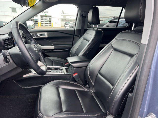 Used 2021 Ford Explorer XLT w/ Equipment Group 202A AWD/4WD image 15