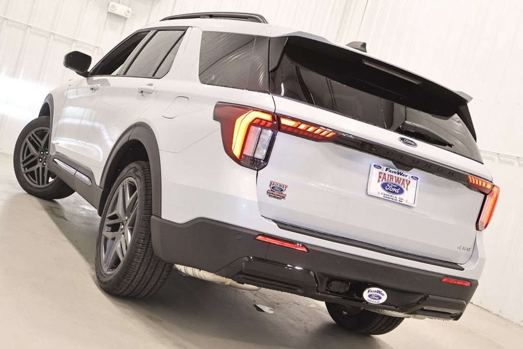 New 2026 Ford Explorer ST-Line w/ ST-Line Street Pack AWD/4WD image 35