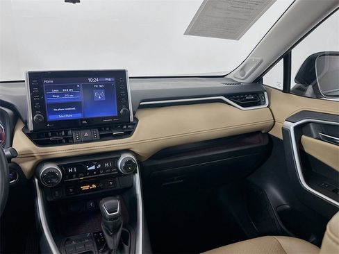 Used 2022 Toyota RAV4 Limited image 24