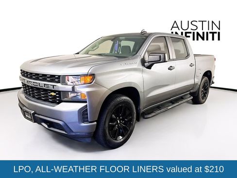 Used 2020 Chevrolet Silverado 1500 Custom w/ Custom Value Package RWD image 3