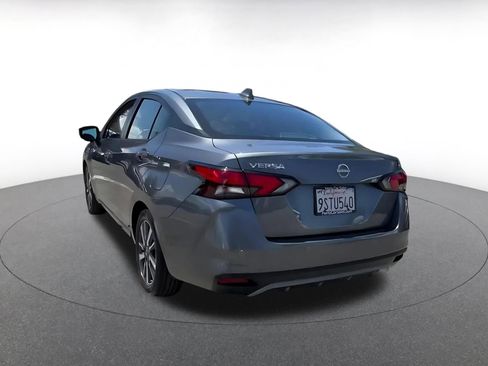 Used 2025 Nissan Versa SV FWD image 11