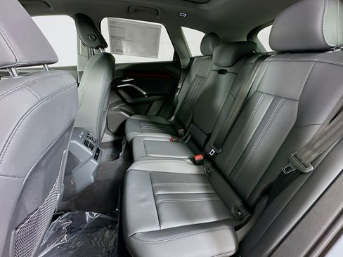 New 2026 Audi Q5 Premium image 9