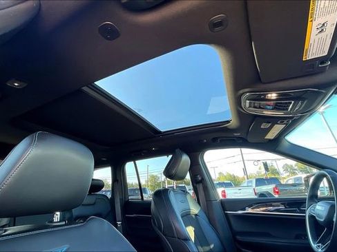 Used 2022 Jeep Grand Cherokee Trailhawk w/ Advanced Protech Group II image 19