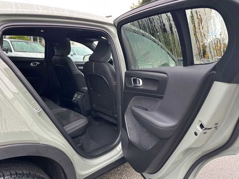 Certified 2023 Volvo C40 P8 Recharge Ultimate image 12