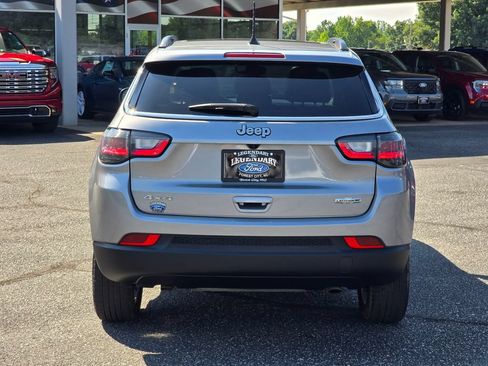 Used 2023 Jeep Compass Latitude w/ Sun and Sound Group AWD/4WD image 24