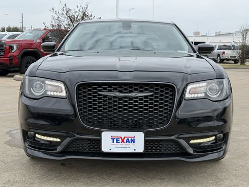 Used 2023 Chrysler 300 Touring L w/ Comfort Group image 10