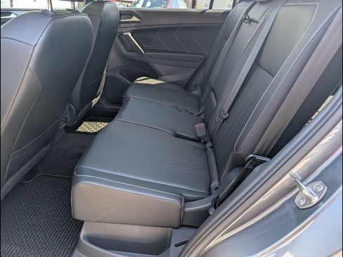 Used 2024 Volkswagen Tiguan SE AWD/4WD image 8