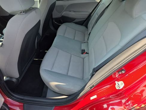Used 2017 Hyundai Elantra SE FWD image 16