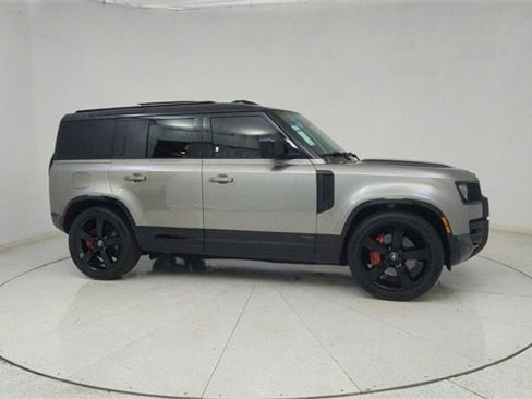 Used 2025 Land Rover Defender 110 X image 68