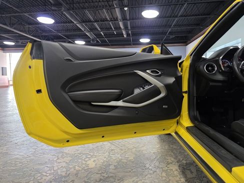 Used 2017 Chevrolet Camaro LT w/ Technology Package image 16