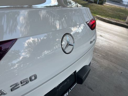 Used 2022 Mercedes-Benz CLA 250 4MATIC w/ Premium Package Lite image 17