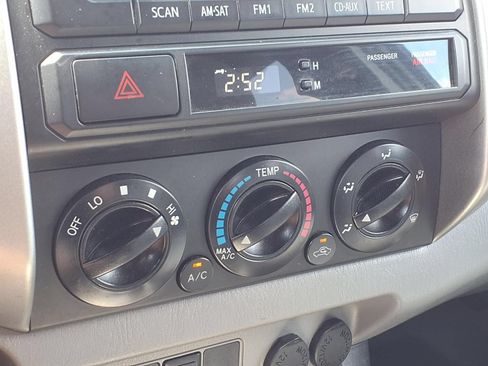 Used 2012 Toyota Tacoma 4x4 Access Cab w/ SR5 Pkg image 24