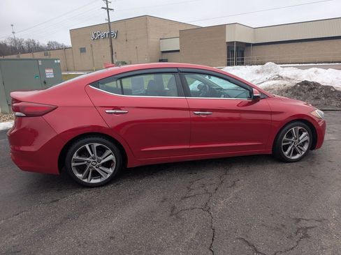 Used 2017 Hyundai Elantra Limited image 8