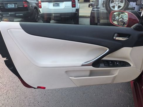 Used 2010 Lexus IS 250C RWD image 10