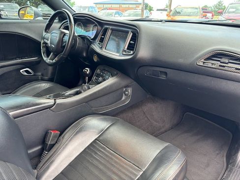 Used 2015 Dodge Challenger R/T Plus RWD image 19