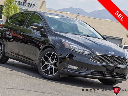 Used 2018 Ford Focus SEL w/ Cold Weather Package FWD image 1