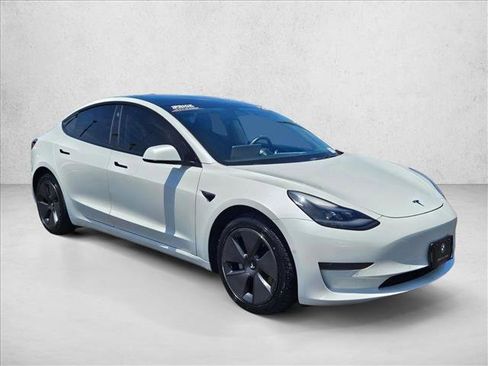 Used 2022 Tesla Model 3 RWD image 3