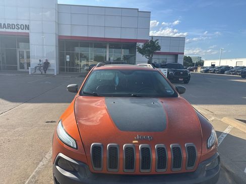 Used 2014 Jeep Cherokee Trailhawk w/ Comfort/Convenience Group image 2