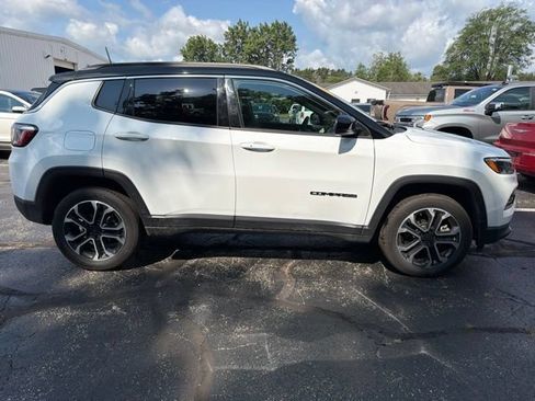 Used 2024 Jeep Compass Limited AWD/4WD image 2