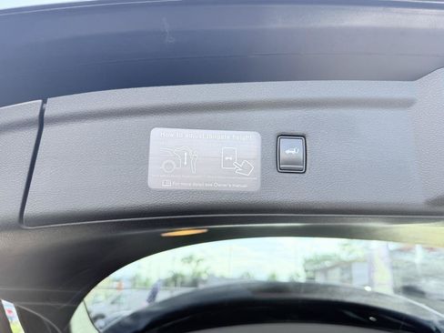 Used 2019 INFINITI QX50 Essential w/ Sensory Package AWD/4WD image 17