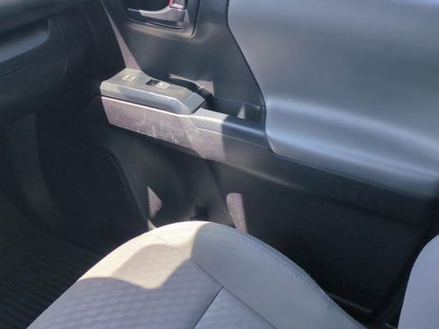 Used 2019 Toyota Tacoma SR5 image 12