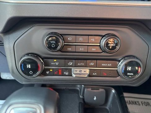 Used 2025 Ford Bronco Outer Banks image 24