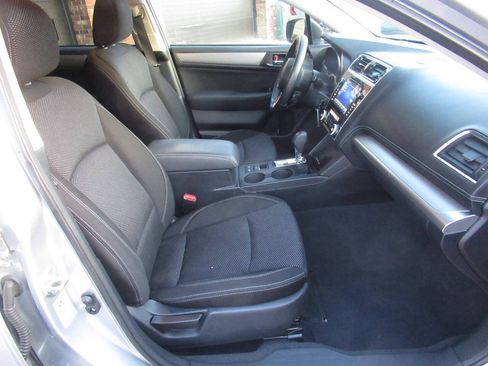 Used 2018 Subaru Outback 2.5i Premium AWD/4WD image 5
