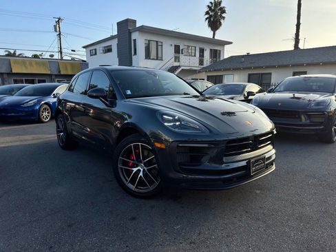 Used 2023 Porsche Macan S image 3