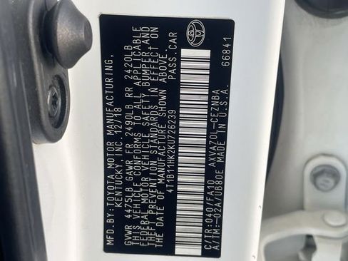 Used 2019 Toyota Camry LE w/ Carpet Mat Package image 29