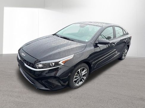 Certified 2023 Kia Forte LXS FWD image 2
