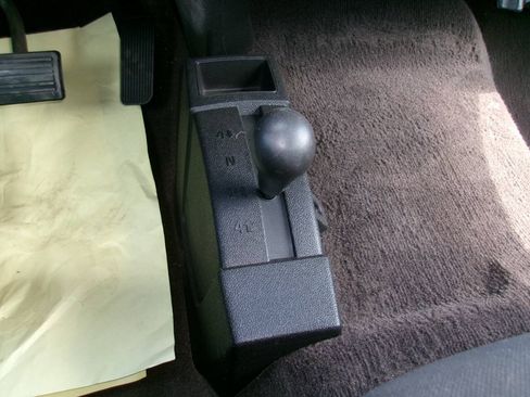 Used 2008 Chevrolet Silverado 2500 W/T AWD/4WD image 16