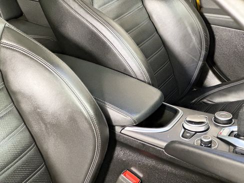 Used 2022 Alfa Romeo Giulia Veloce image 40