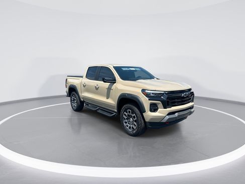 Used 2024 Chevrolet Colorado Z71 w/ Z71 Convenience Package 2 AWD/4WD image 2