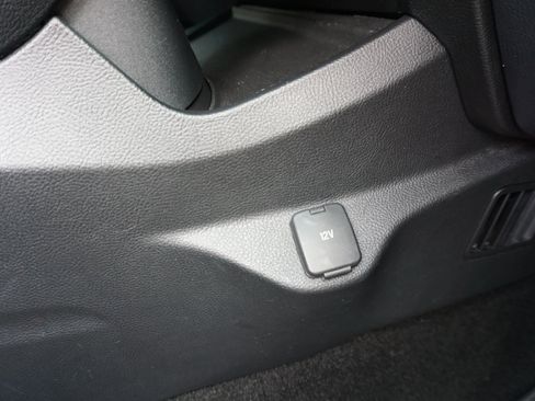 Used 2020 Ford Edge Titanium w/ Cargo Accessory Package image 38