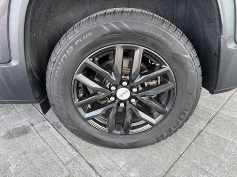 Used 2018 GMC Acadia SLT AWD/4WD image 4