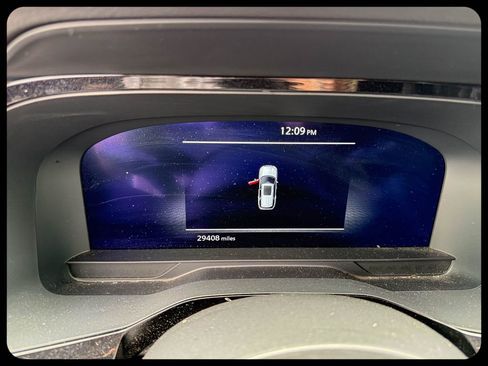 Used 2024 Nissan Pathfinder Platinum w/ Cargo Package image 12