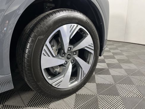 Used 2025 Audi Q6 e-tron Premium Plus w/ Premium Plus image 11