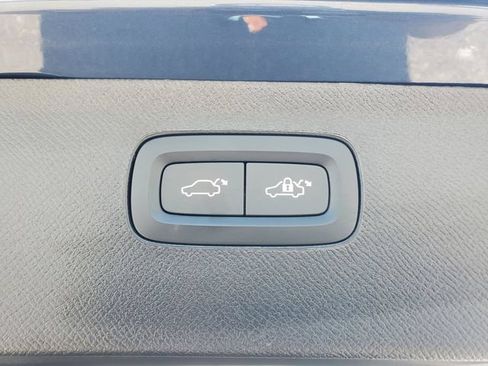 Certified 2025 Volvo XC90 B6 Plus AWD/4WD image 35