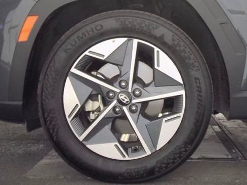 Used 2025 Hyundai Tucson SEL FWD image 9
