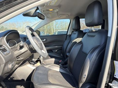 Used 2018 Jeep Compass Latitude w/ Popular Equipment Group image 6