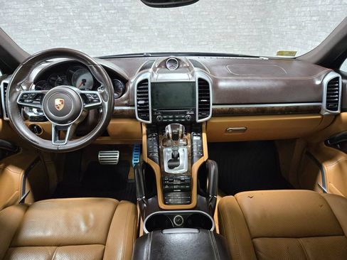 Used 2017 Porsche Cayenne S AWD/4WD image 37