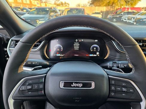 Certified 2024 Jeep Grand Cherokee Laredo X w/ Luxury Tech Group I image 31