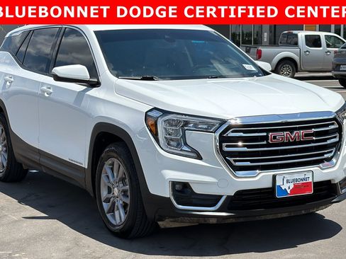 Used 2024 GMC Terrain SLT FWD image 3