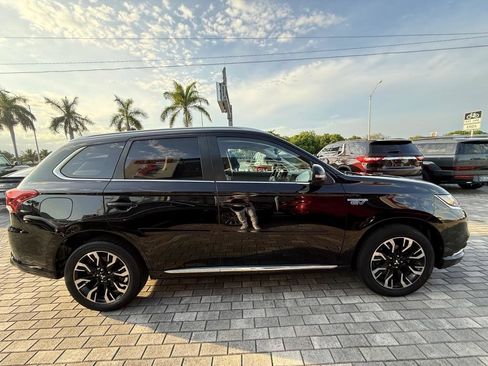Used 2018 Mitsubishi Outlander SEL AWD/4WD image 9