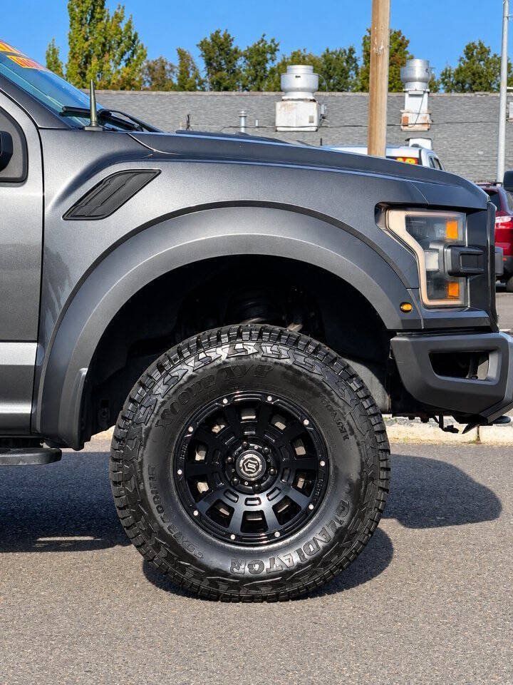 Used 2017 Ford F150 Raptor w/ Equipment Group 802A Luxury AWD/4WD image 12