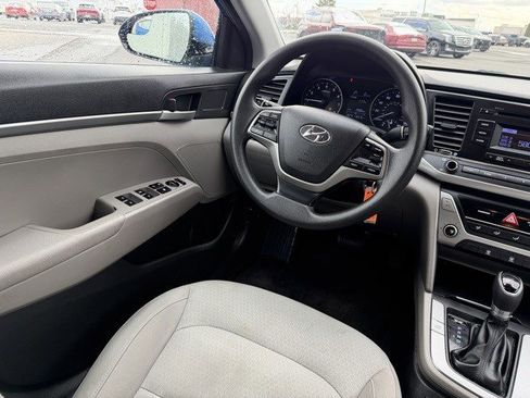 Used 2017 Hyundai Elantra SE image 14