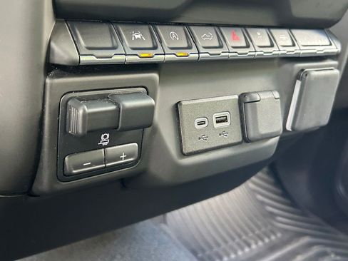 Used 2024 Chevrolet Silverado 1500 Custom RWD image 25