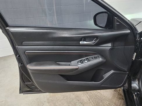 Used 2021 Nissan Altima 2.5 SR FWD image 9