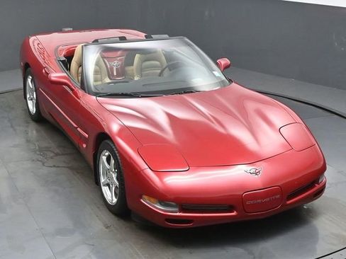 Used 2000 Chevrolet Corvette Convertible w/ Memory Pkg RWD image 45