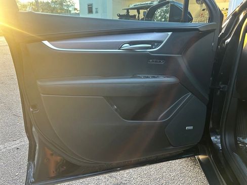 Used 2017 Cadillac XT5 Luxury w/ Driver Awareness Package image 34